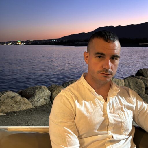 Luis Pavón